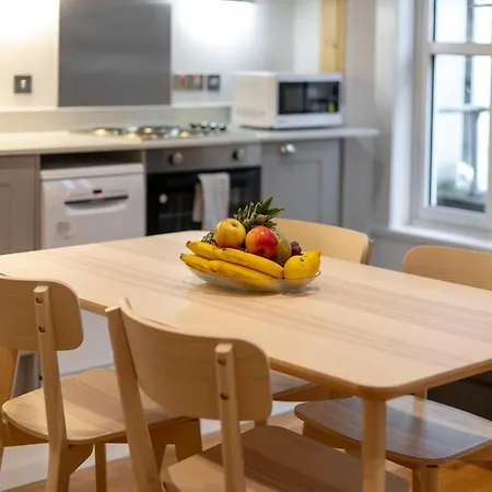 Brand New 1Bed Apt - Zone 1 - 4 Stations Nearby London Exterior photo